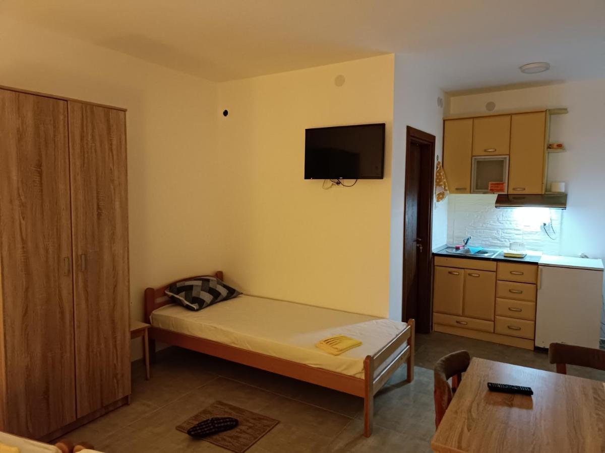 Adamovic Apartment Pirot Exterior photo